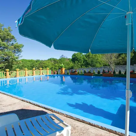 Awesome In Valtursko Polje With Kitchen * Pola