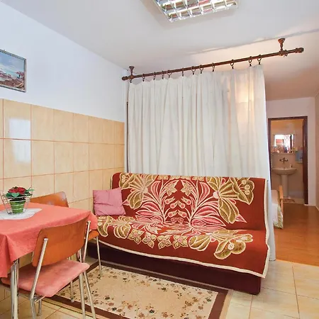 Awesome In Valtursko Polje With Kitchen *