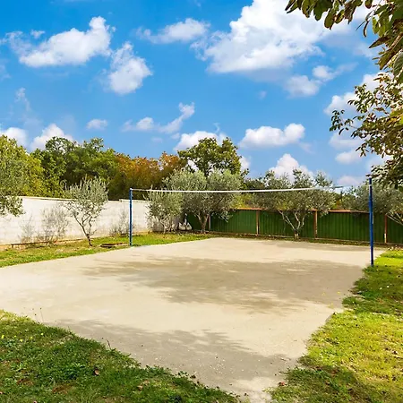 Awesome In Valtursko Polje With Kitchen *