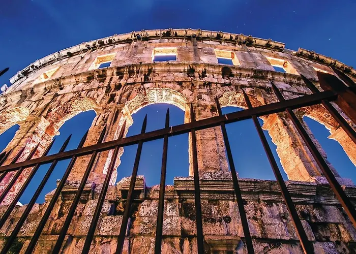 Awesome In Valtursko Polje With Kitchen Apartamento