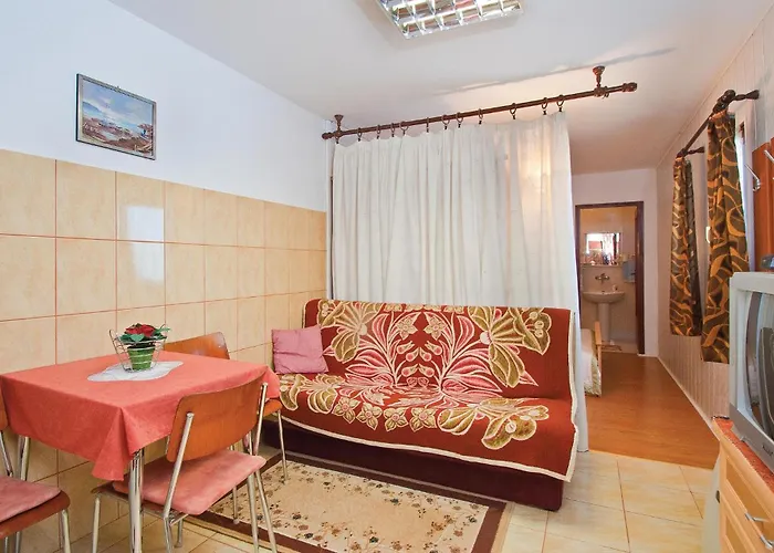 Awesome In Valtursko Polje With Kitchen *