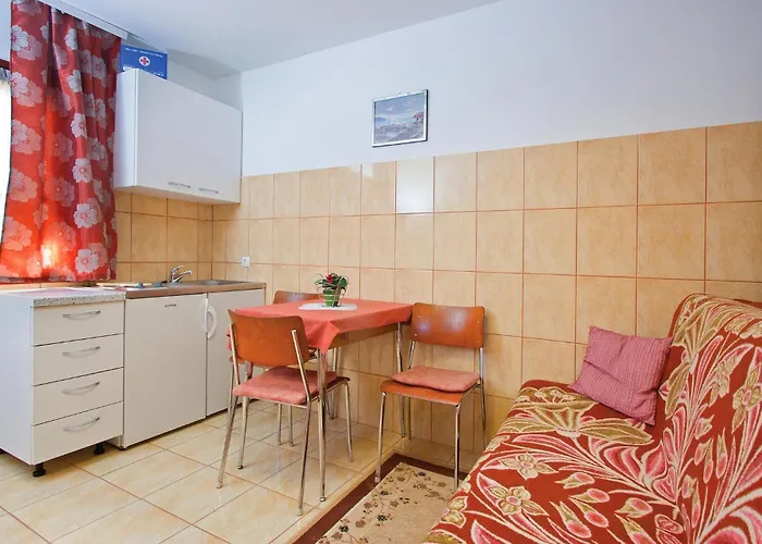Apartamento Awesome In Valtursko Polje With Kitchen *