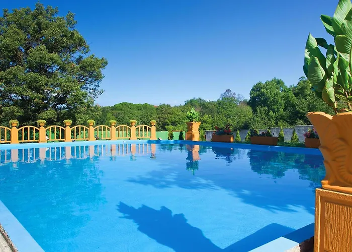 Apartamento Awesome In Valtursko Polje With Kitchen Pula